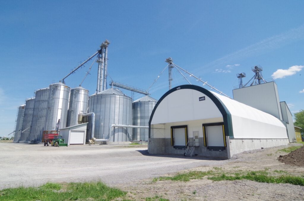 Broadgrain 40x100 Atlas - Britespan A Real-World Example: Parrish & Heimbecker’s 160′ x 455′ Storage Solution
